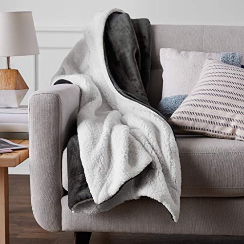 amazon basics Micromink Polyester Sherpa Blanket – Twin, Charcoal, Pack of 1, reversible