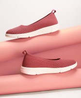 HRX by Hrithik Roshan LF-FLP-02 Walking Shoes For Women(Pink)